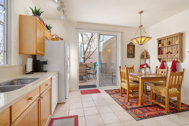 3 Julia Court, Santa Fe, NM 87508