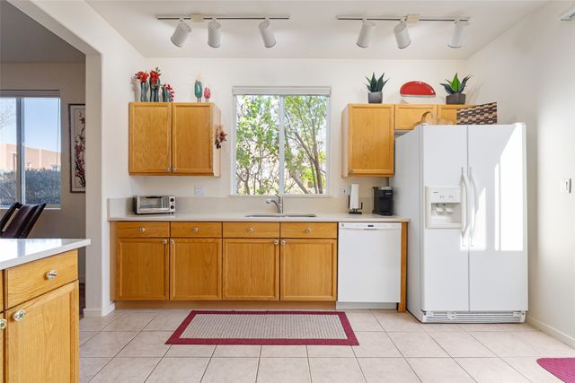 3 Julia Court, Santa Fe, NM 87508