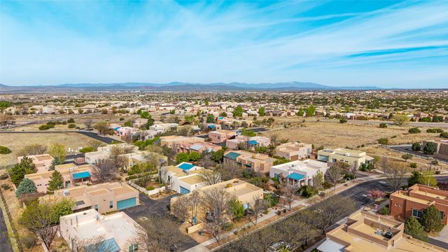 3 Julia Court, Santa Fe, NM 87508