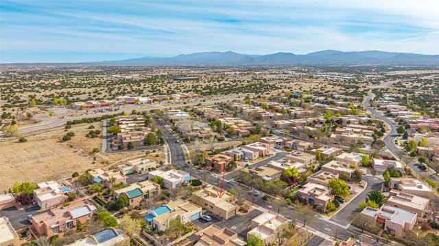 3 Julia Court, Santa Fe, NM 87508
