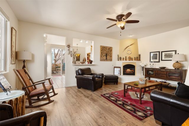 3 Julia Court, Santa Fe, NM 87508