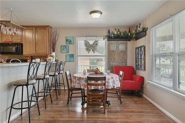 1803 South College Avenue, Bryan, TX 77801