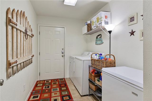 1803 South College Avenue, Bryan, TX 77801