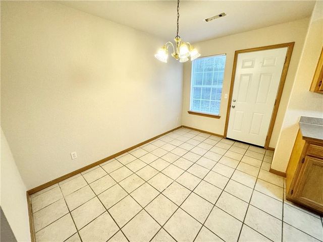 2203 E Cinnamon Way, Fayetteville, AR 72703