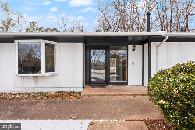 9521 FOSTERN LN, Manassas, VA 20112