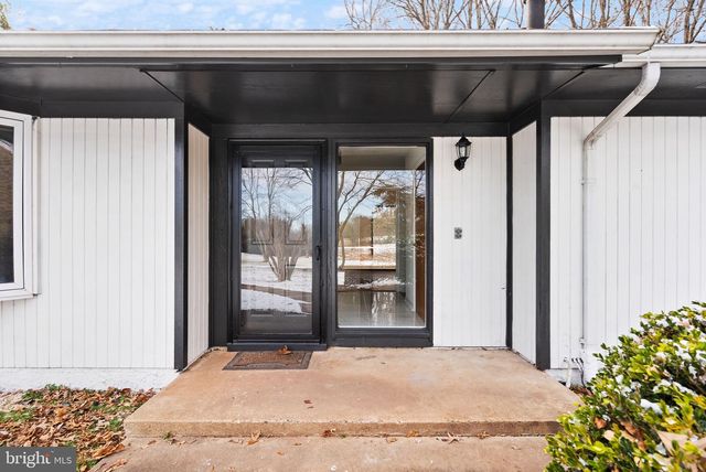 9521 FOSTERN LN, Manassas, VA 20112