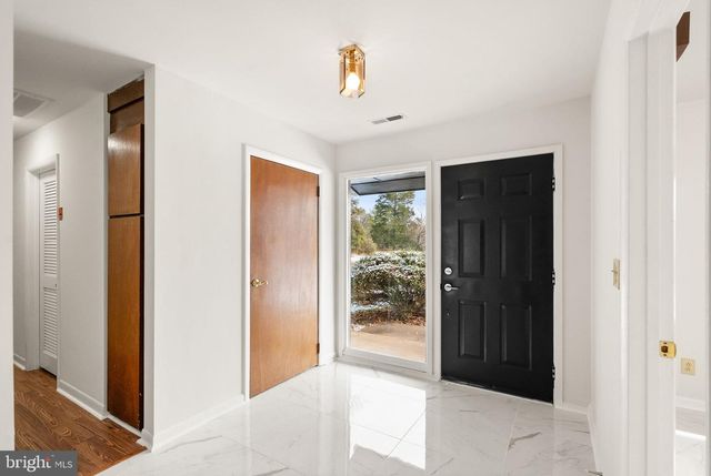 9521 FOSTERN LN, Manassas, VA 20112