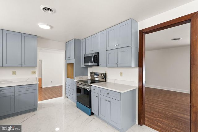 9521 FOSTERN LN, Manassas, VA 20112