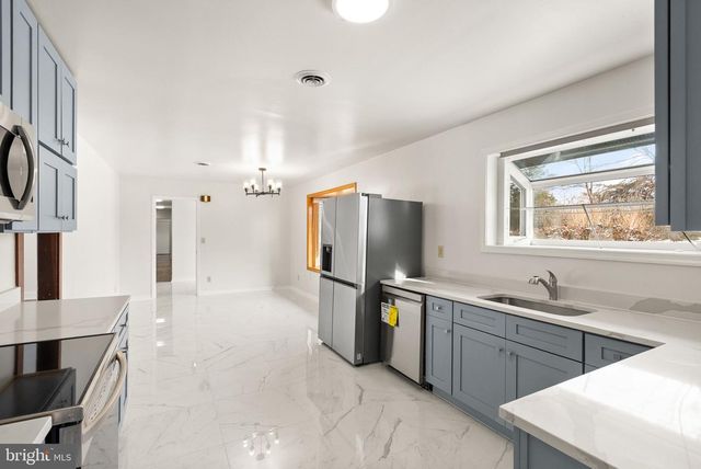 9521 FOSTERN LN, Manassas, VA 20112