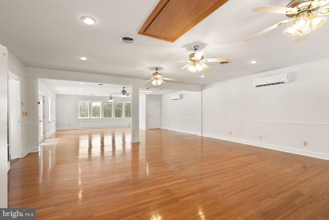 9521 FOSTERN LN, Manassas, VA 20112