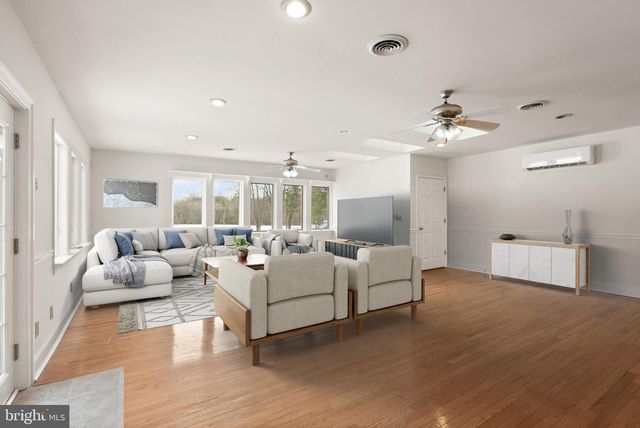 9521 FOSTERN LN, Manassas, VA 20112