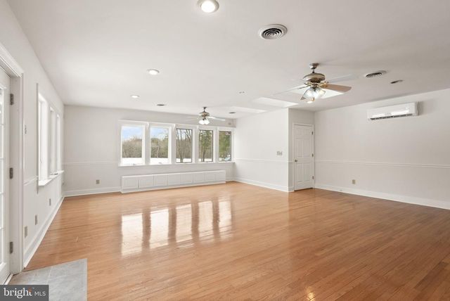 9521 FOSTERN LN, Manassas, VA 20112