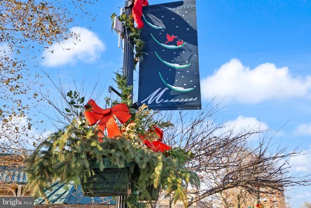 9521 FOSTERN LN, Manassas, VA 20112