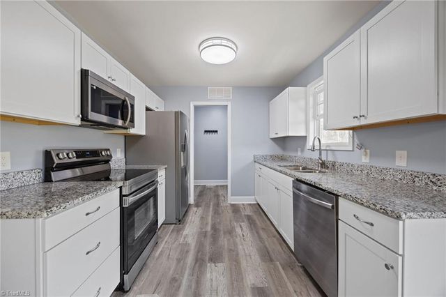 1822 Woodsway Drive, Thomasville, NC 27360