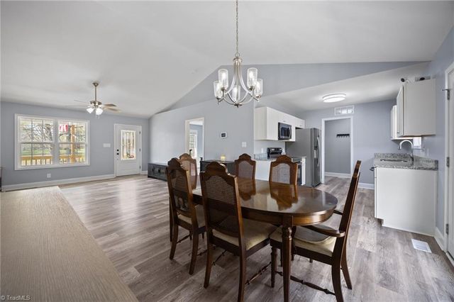 1822 Woodsway Drive, Thomasville, NC 27360