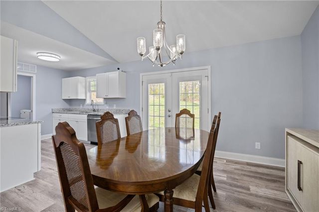 1822 Woodsway Drive, Thomasville, NC 27360