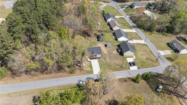 1822 Woodsway Drive, Thomasville, NC 27360