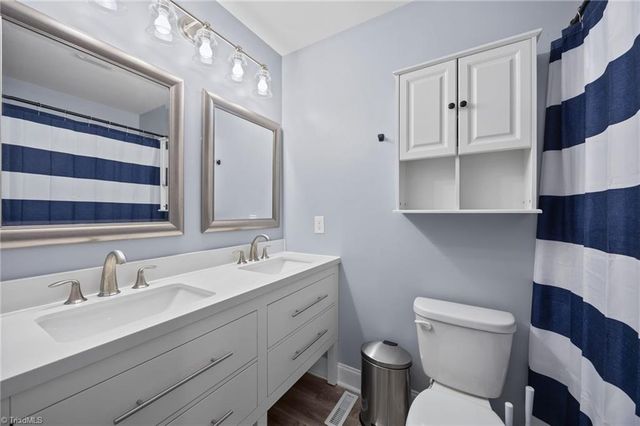 1822 Woodsway Drive, Thomasville, NC 27360