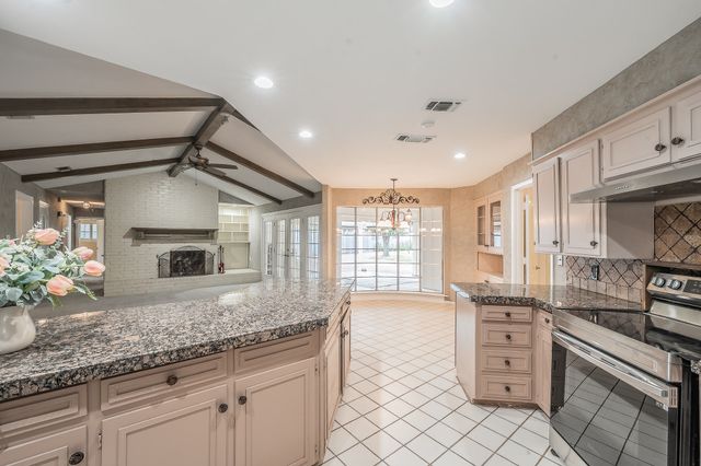 1633 Martha Drive, Bedford, TX 76022