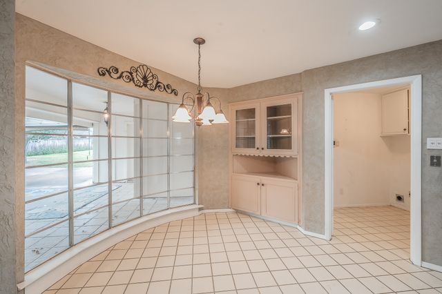 1633 Martha Drive, Bedford, TX 76022