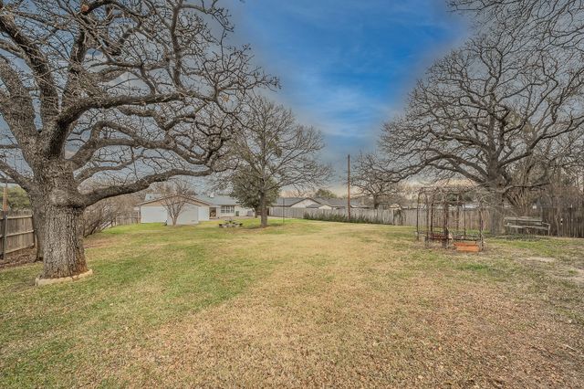 1633 Martha Drive, Bedford, TX 76022