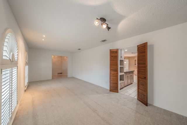 1633 Martha Drive, Bedford, TX 76022