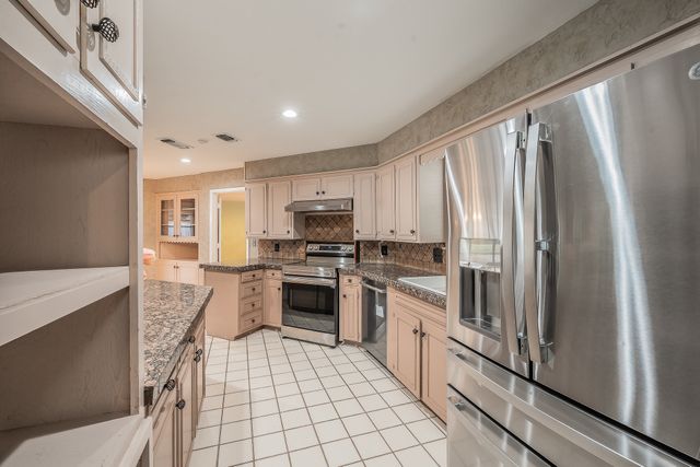 1633 Martha Drive, Bedford, TX 76022