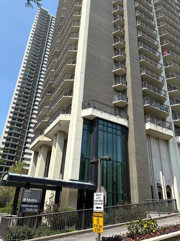 6007 N Sheridan Road 24H, Chicago, IL 60660