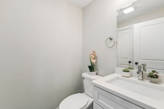 8166 W 87th Street 8166, Hickory Hills, IL 60457