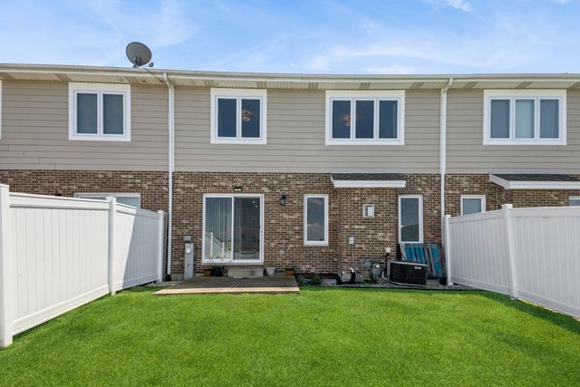 8166 W 87th Street 8166, Hickory Hills, IL 60457