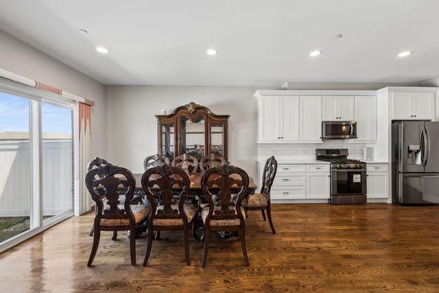 8166 W 87th Street 8166, Hickory Hills, IL 60457