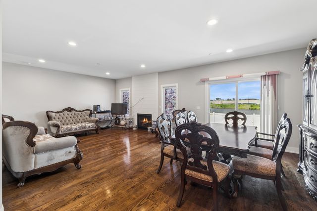 8166 W 87th Street 8166, Hickory Hills, IL 60457