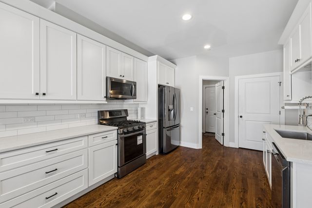8166 W 87th Street 8166, Hickory Hills, IL 60457