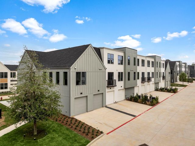 1941 Sawdust Road 416, The Woodlands, TX 77380