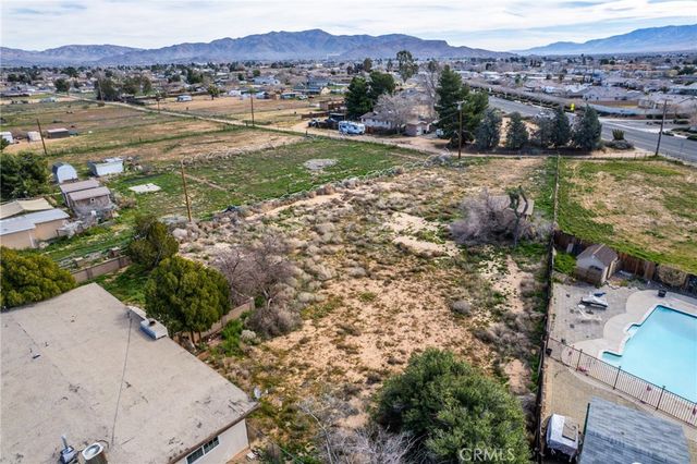 13755 Lakota, Apple Valley, CA 92307