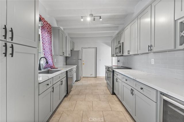 13755 Lakota, Apple Valley, CA 92307