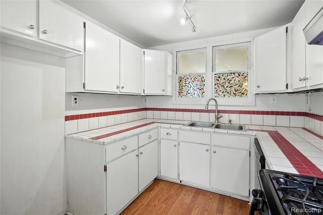 420 Wellsboro Street, Walled Lake, MI 48390