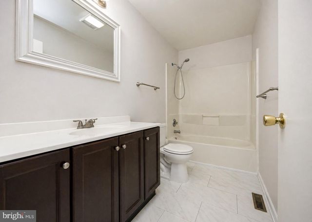 7 LAIRD LN, New Castle, DE 19720