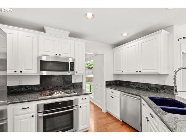 12241 Sw 18TH Ave, Portland, OR 97219