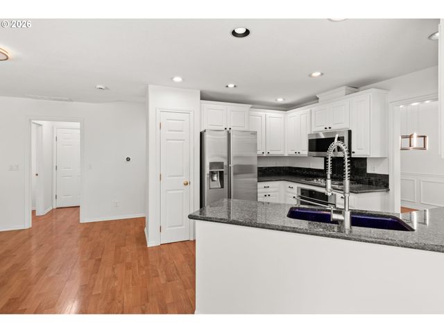 12241 Sw 18TH Ave, Portland, OR 97219
