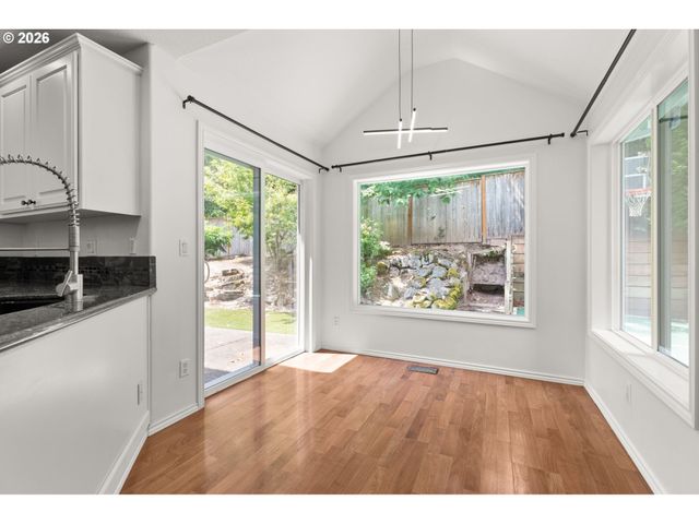 12241 Sw 18TH Ave, Portland, OR 97219