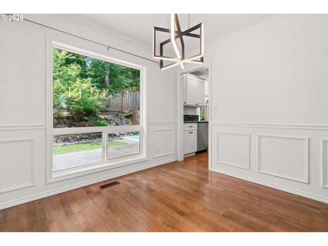 12241 Sw 18TH Ave, Portland, OR 97219