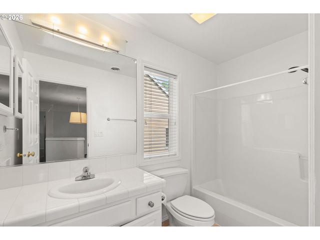 12241 Sw 18TH Ave, Portland, OR 97219