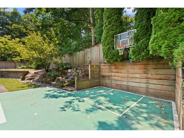 12241 Sw 18TH Ave, Portland, OR 97219