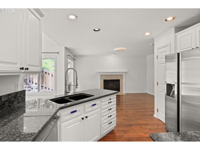 12241 Sw 18TH Ave, Portland, OR 97219
