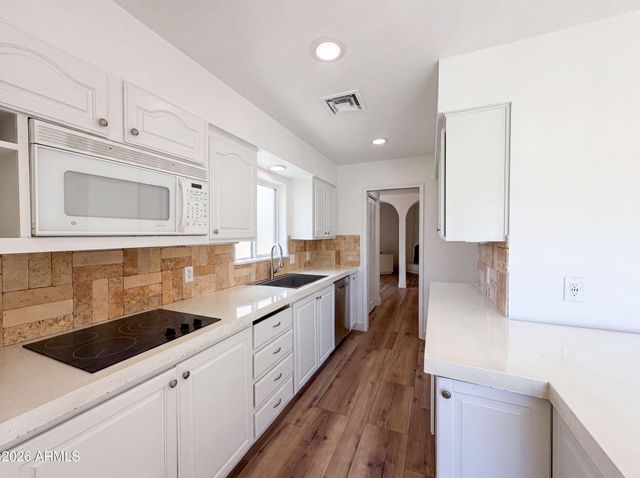 5341 N QUESTA TIERRA Drive, Phoenix, AZ 85012