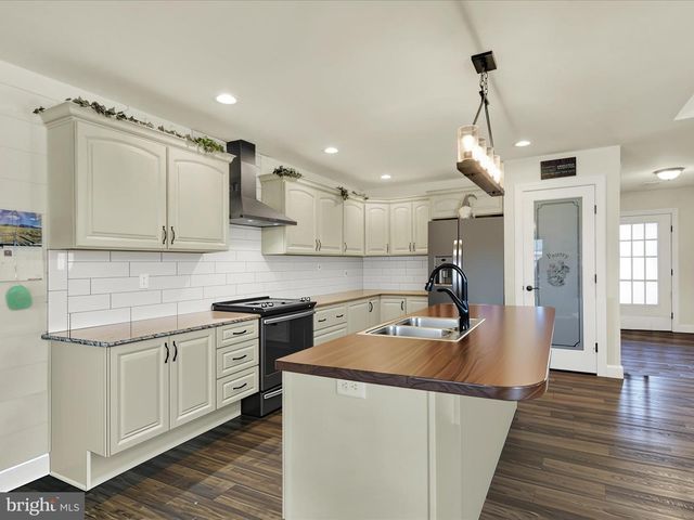 143 ROSEBUSH CT, Womelsdorf, PA 19567