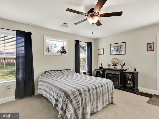 143 ROSEBUSH CT, Womelsdorf, PA 19567