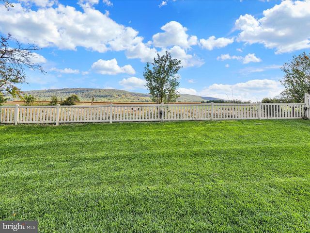 143 ROSEBUSH CT, Womelsdorf, PA 19567