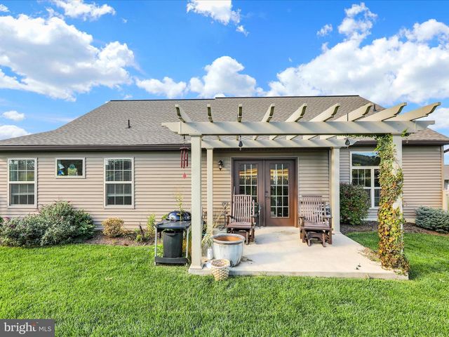 143 ROSEBUSH CT, Womelsdorf, PA 19567